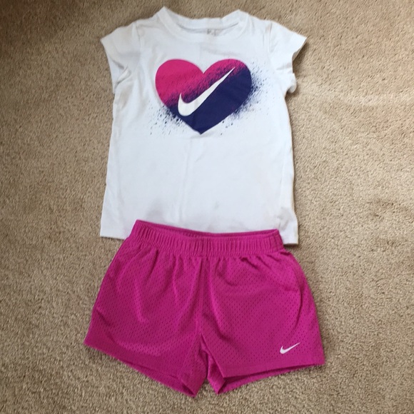 Nike Other - Girls Nike Tee with Shorts